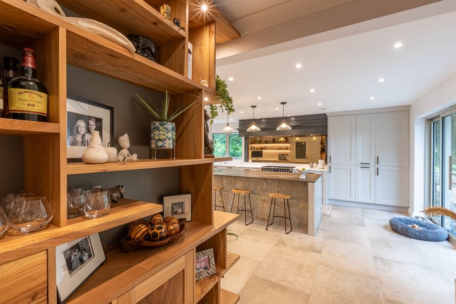 Open planning living kitchen with lighting pendants