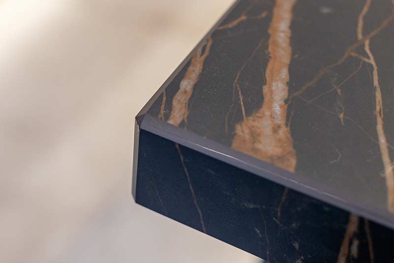 Artstone dark worktop