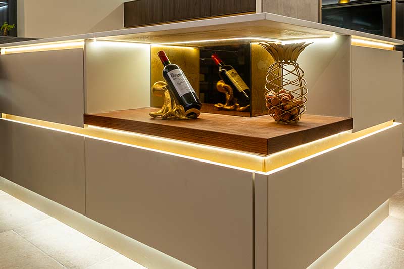Feature island shelving